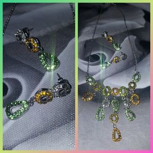 Gorgeous matching Earrings and Necklace set